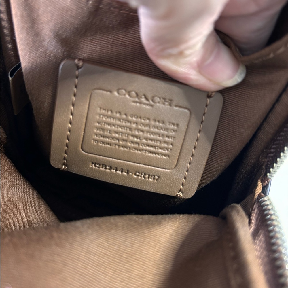 Coach Banana Aden crossbody - Picture 8 of 9